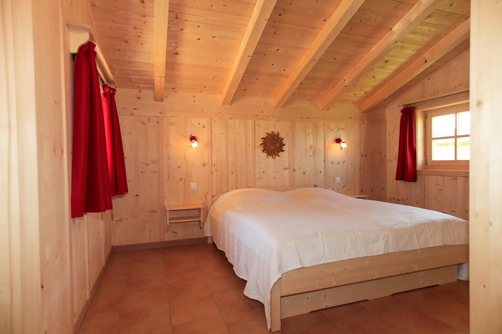 Alpenchalets Hotel Lambach Seeon-Seebruck Quarto foto